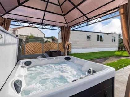 Hot Tub. Countryside. Coast. 5* Patrington Haven Leisure Park, East Yorkshire Villa ภายนอก รูปภาพ
